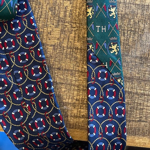 Gorgeous Tommy Hilfiger 100% Italian Silk Tie - Picture 3 of 4